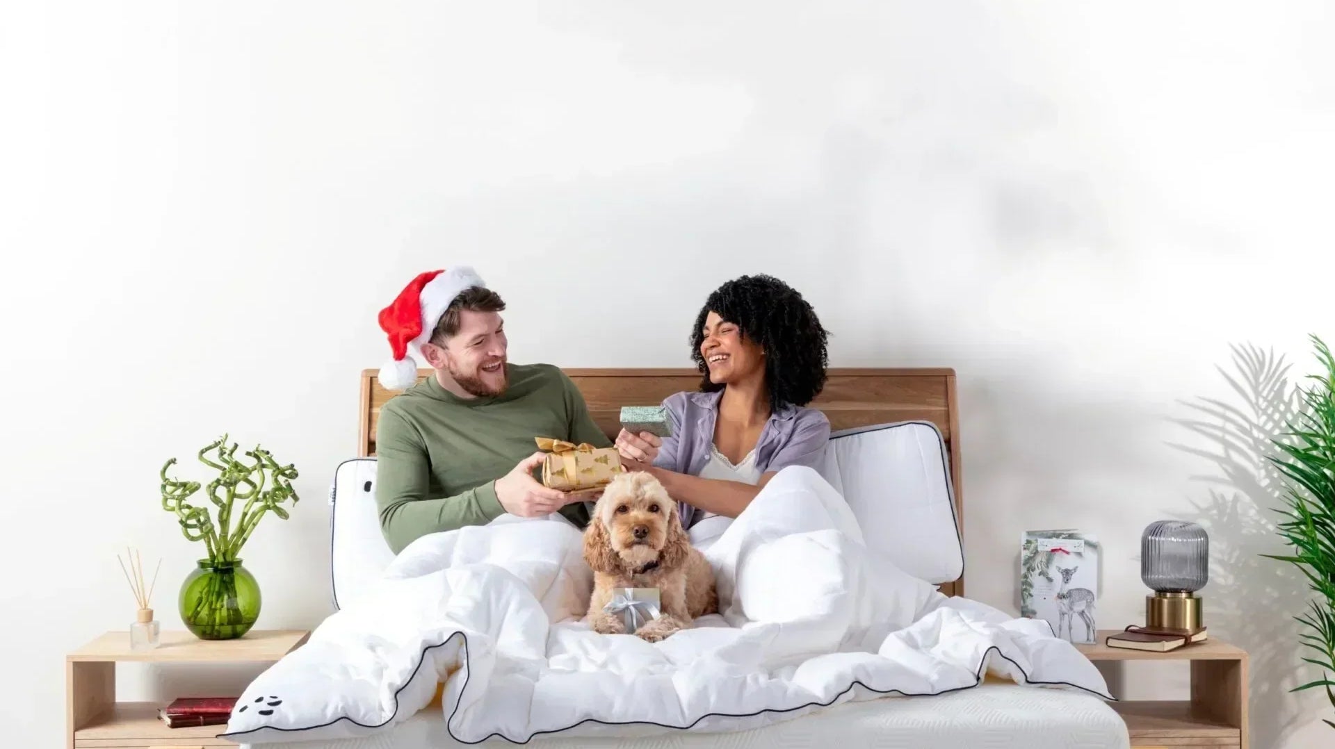 Family Christmas on the bed