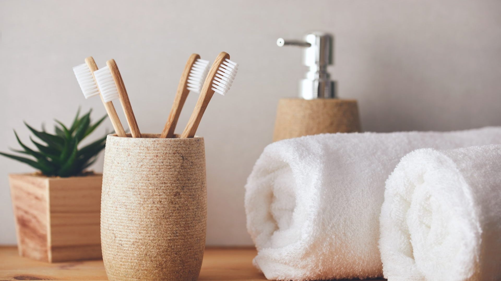 Bamboo Hand Towels vs Cotton: Which One Should You Choose?