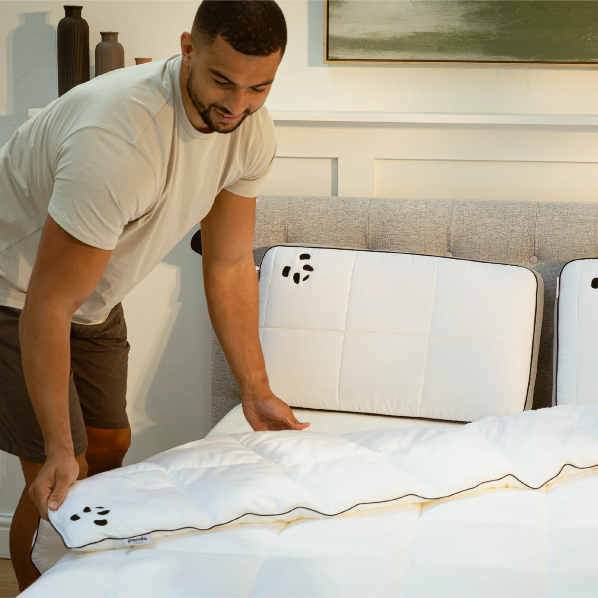 [CloudDuvet] Guy making  his bed with Panda Cloud Duvet 10.5 TOG