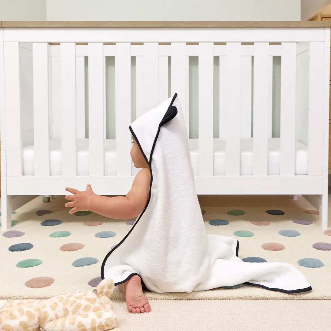 Baby with a Kids_Bamboo_Hooded_Hooded_Towel_3