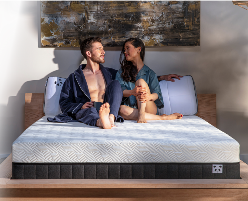 couple on a hybrid=mattress mobile