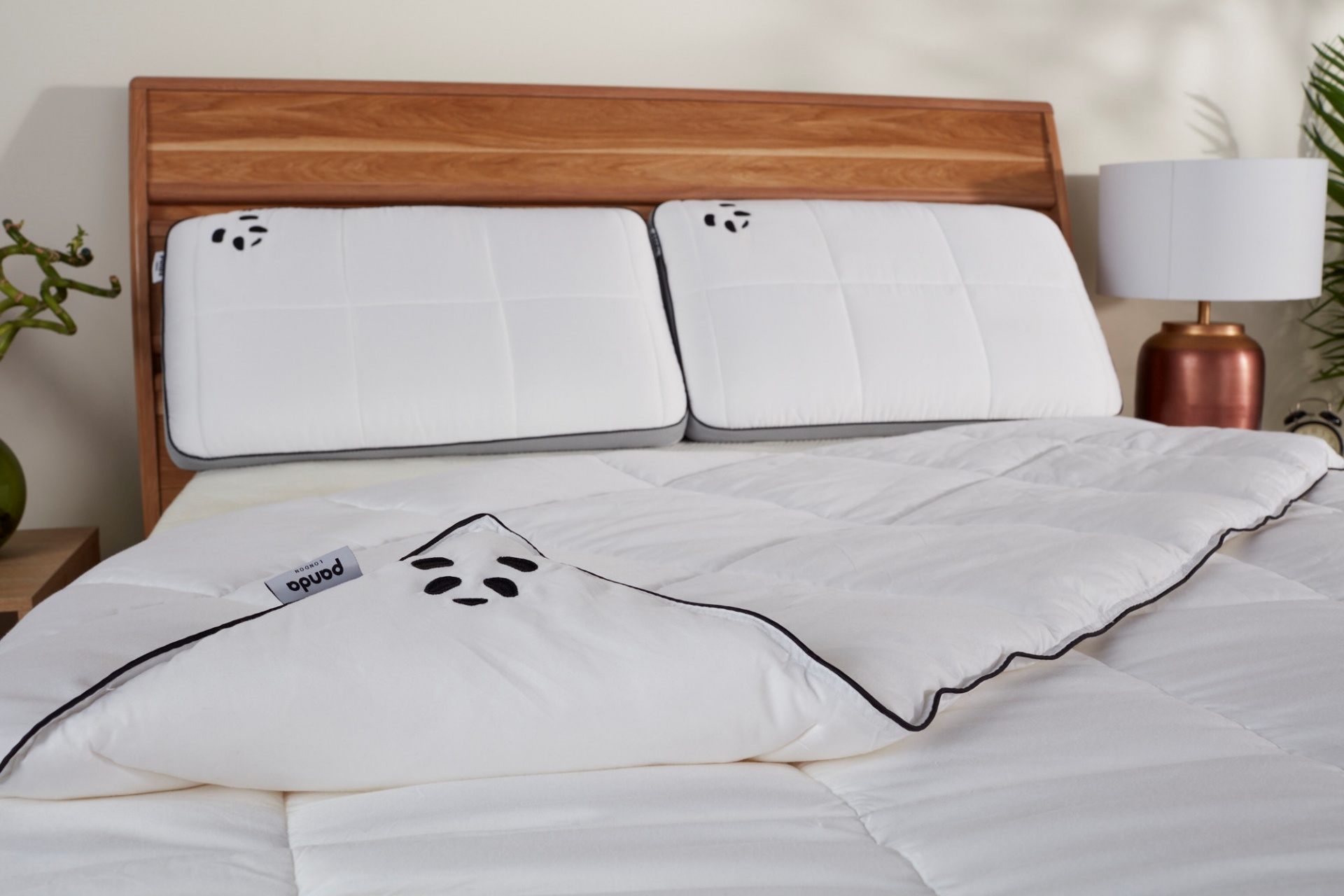 Hybrid Pillows Cloud Duvet on Bed